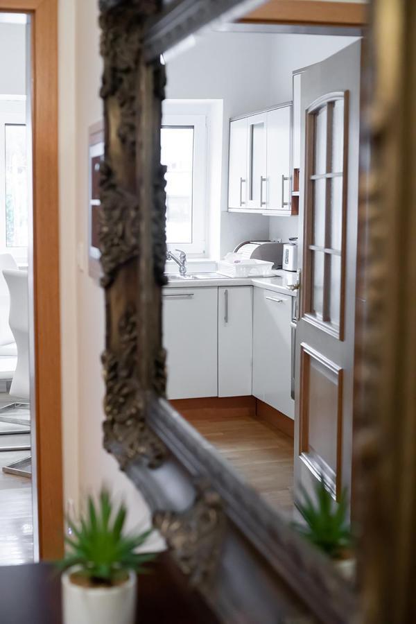 Suzana Iron's Appartement *
