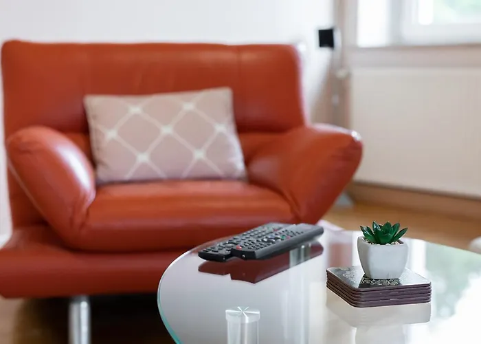 Suzana Iron\'S Apartment