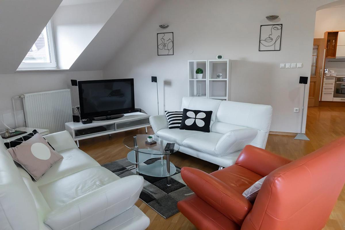 Suzana Iron's Apartment *